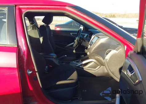 2017 Hyundai Veloster Value Edition z USA, uszkodzony, nr VIN KMHTC6ADXHU320645